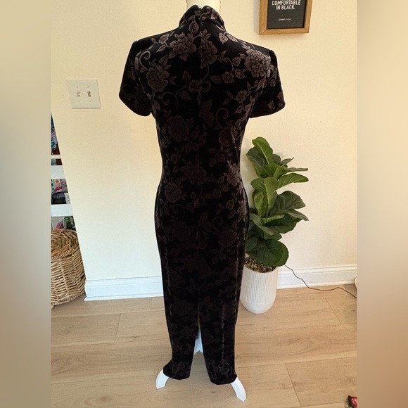 David Warren 90’s vintage Chinese velvet Dress - Picture 3 of 10